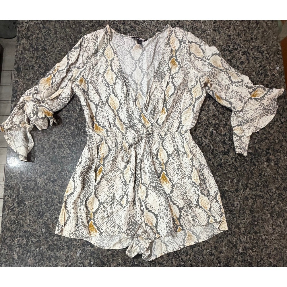 Express Womens Snakeskin Print Long Sleeve Romper‎ Grey Yellow Small S/P